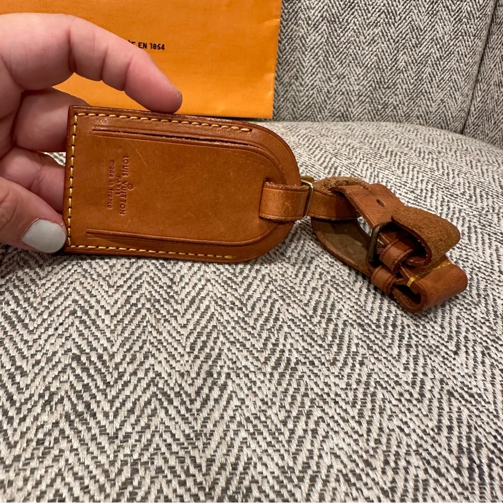 Louis Vuitton Luggage Tag with Poignet - Picture 8 of 8